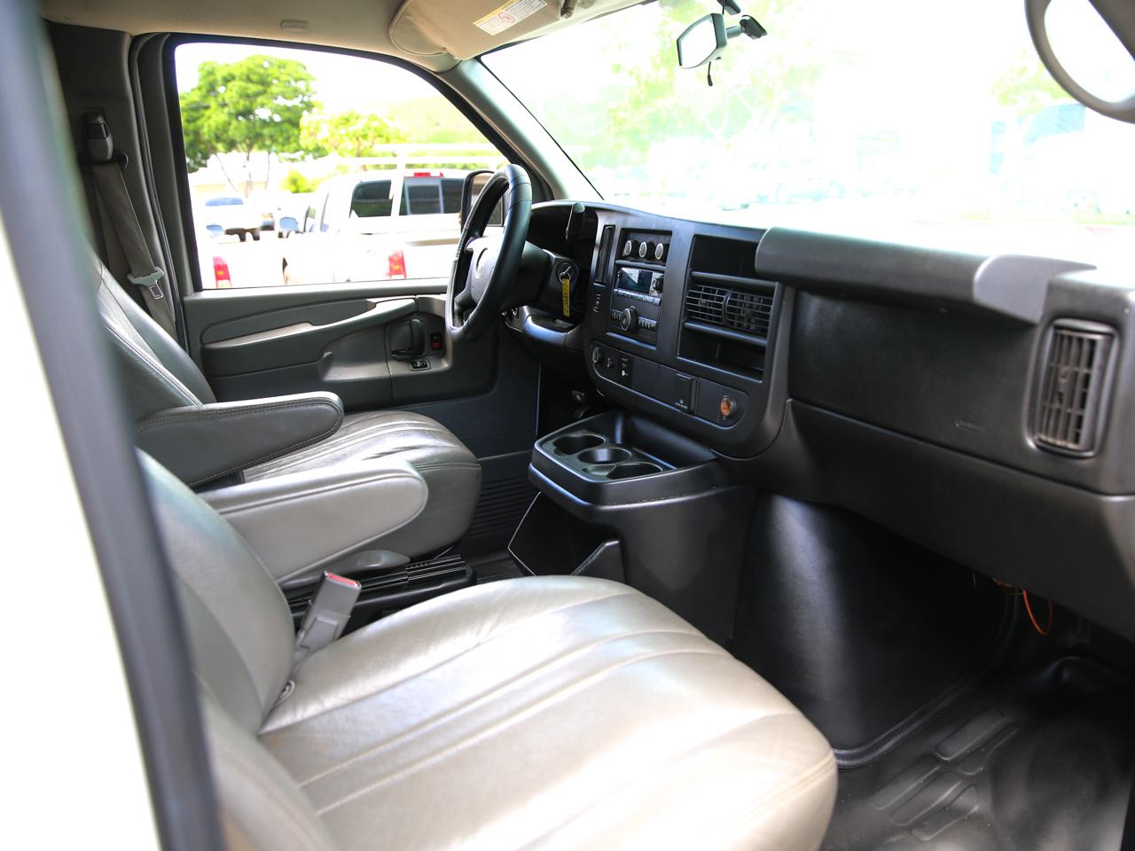 GMC Savana Passenger  2015