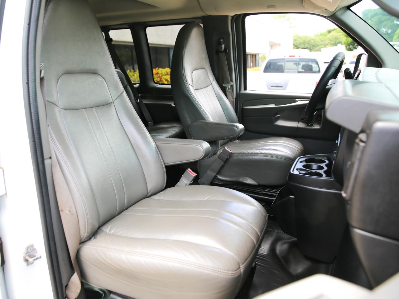 GMC Savana Passenger  2015