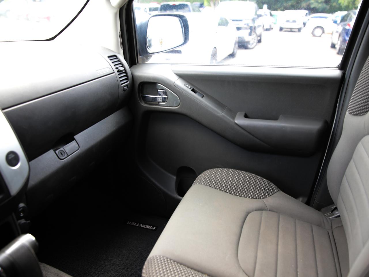 Nissan Frontier  2012