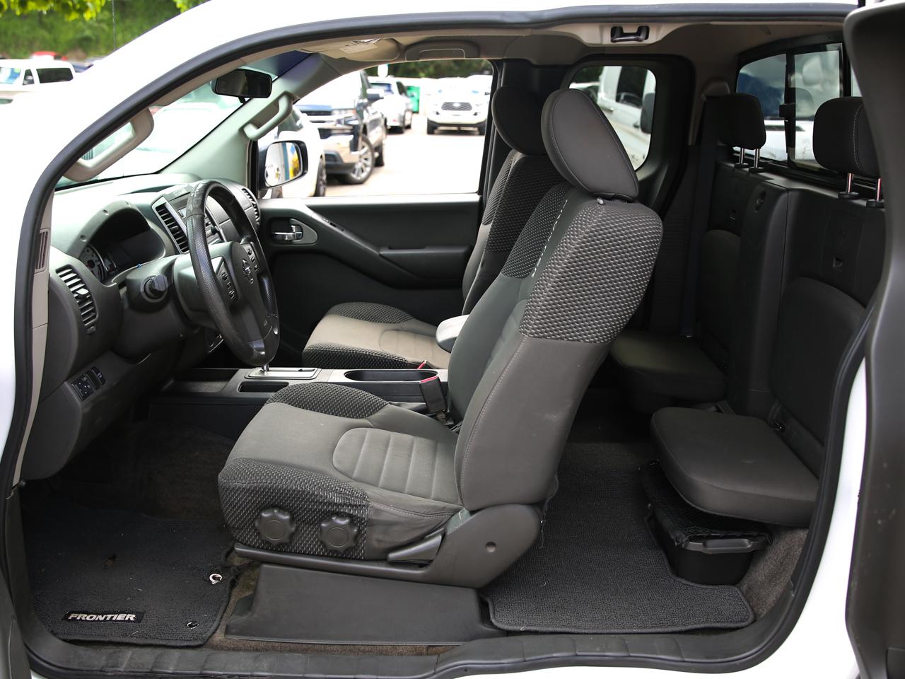 Nissan Frontier  2012