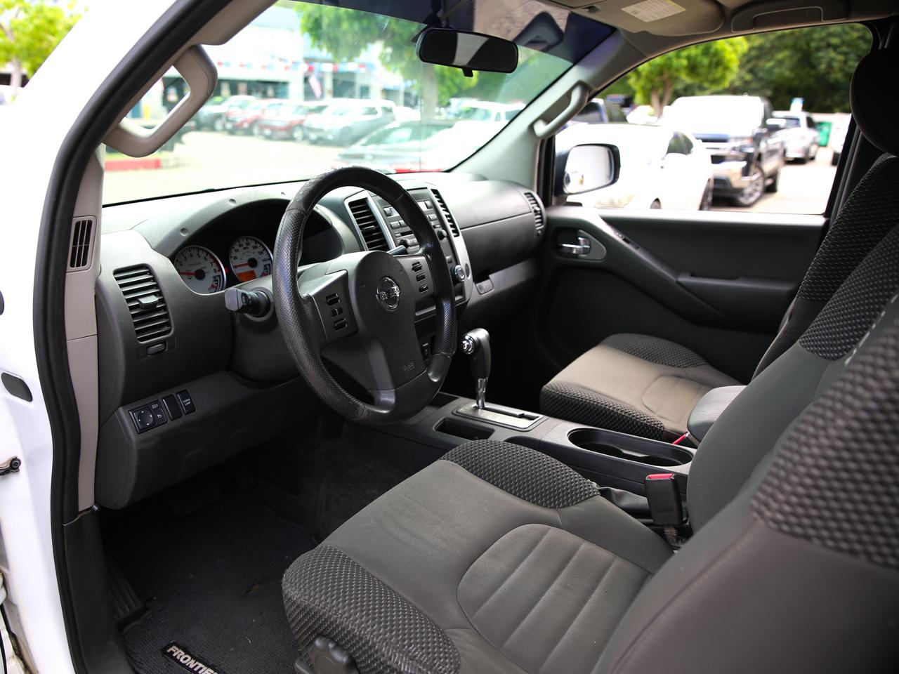 Nissan Frontier  2012