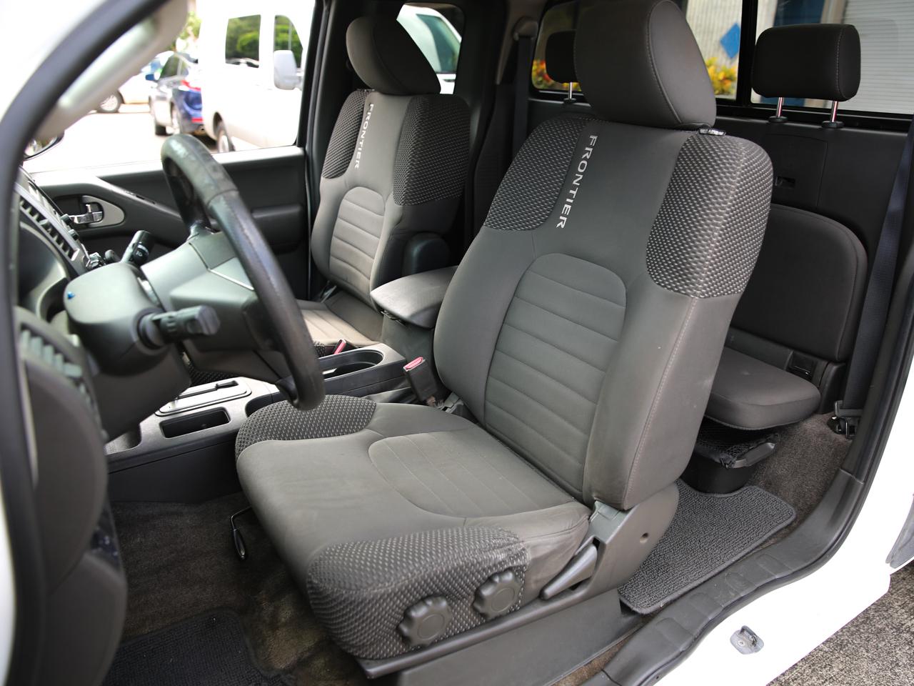Nissan Frontier  2012