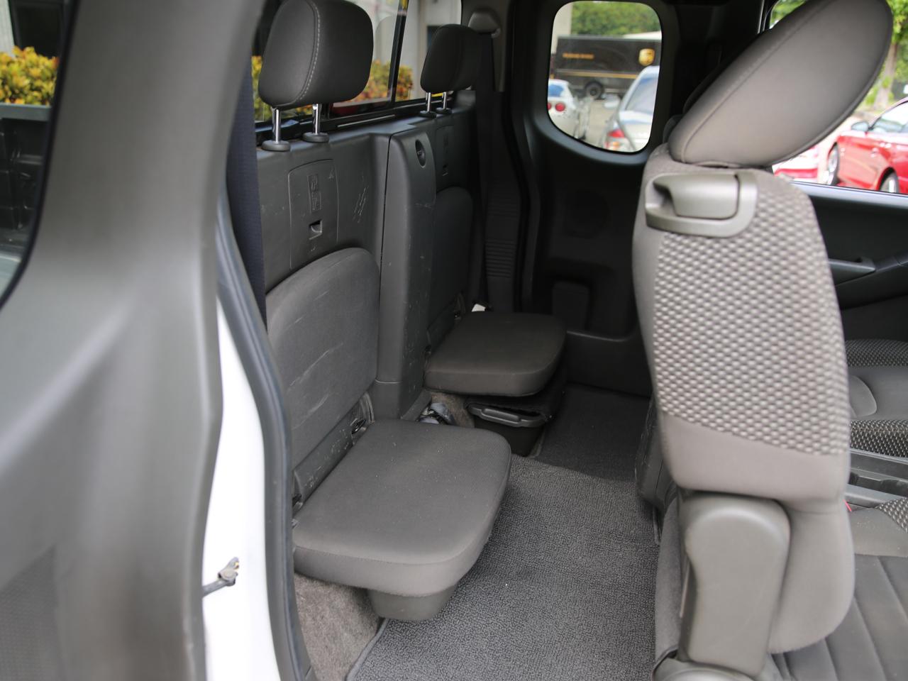 Nissan Frontier  2012