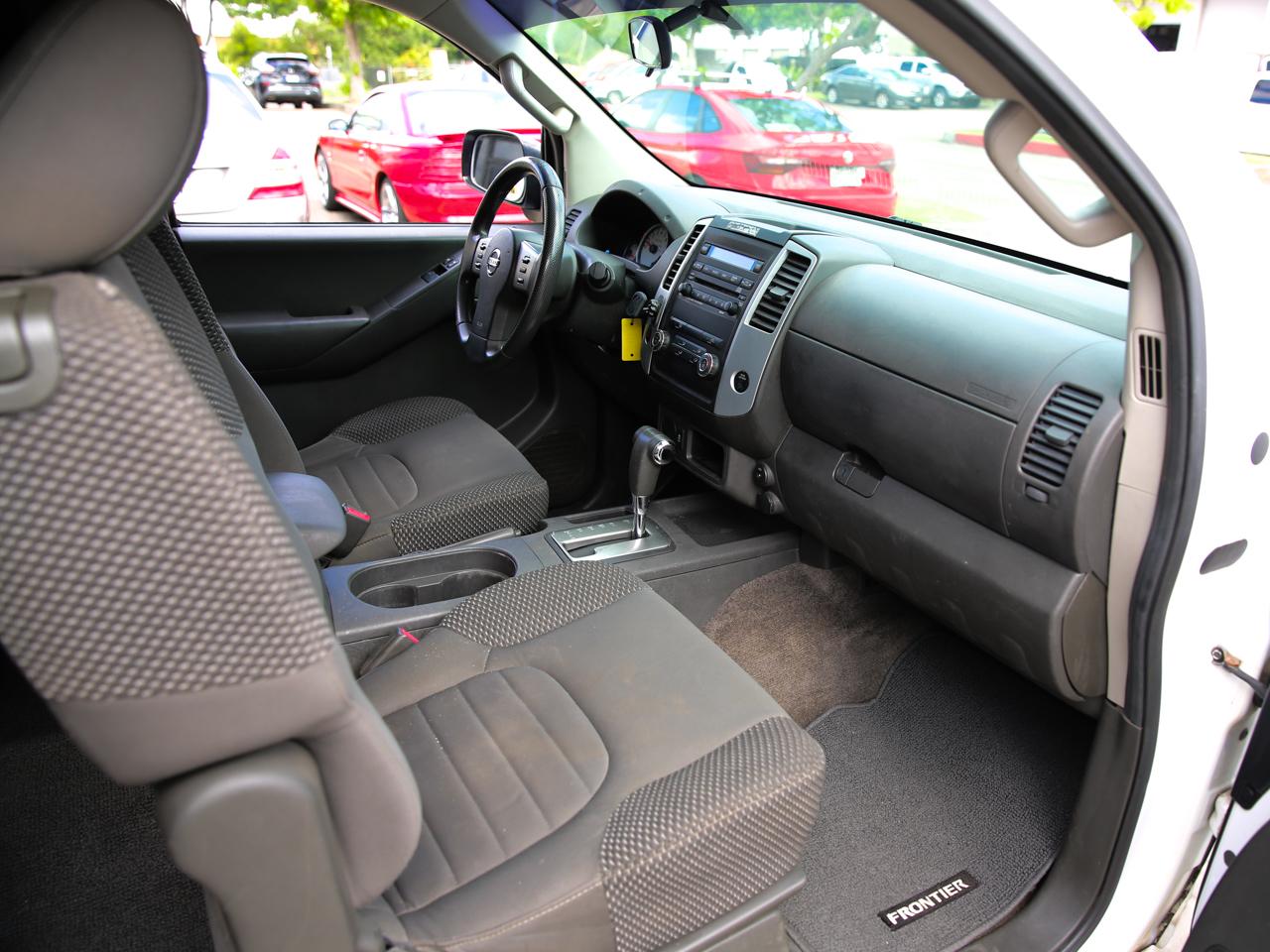 Nissan Frontier  2012