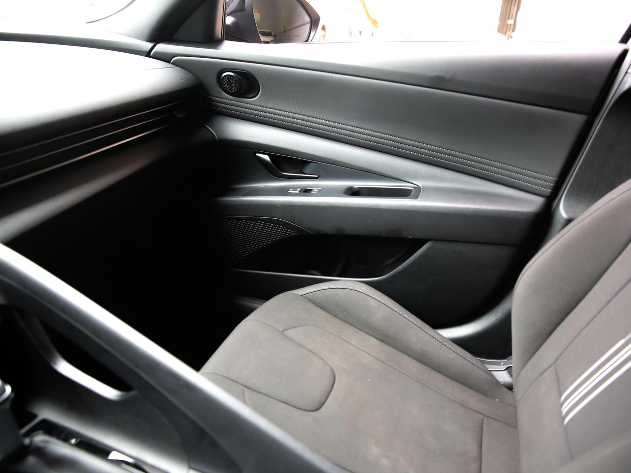 Hyundai Elantra SEL Sport 2025