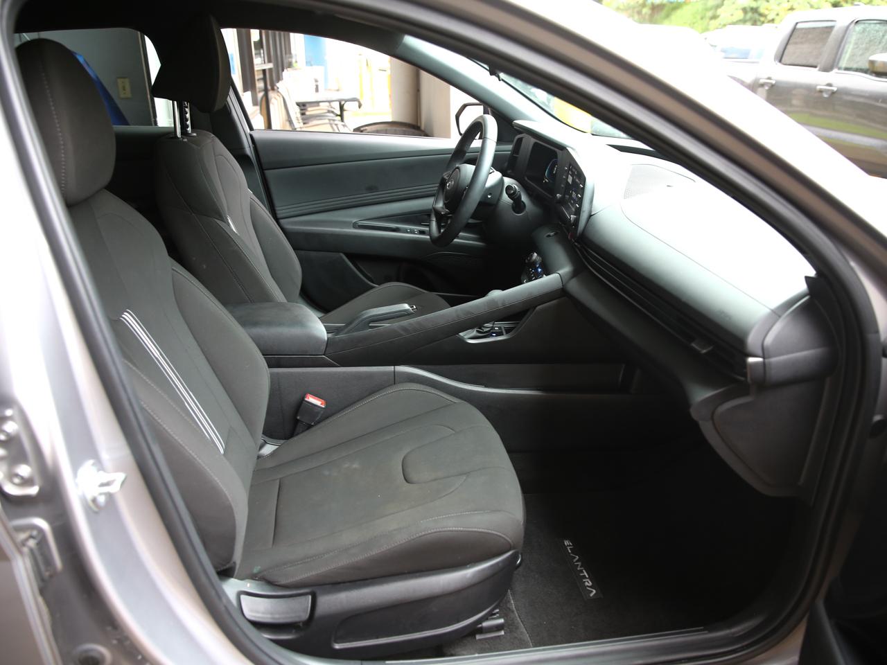 Hyundai Elantra SEL Sport 2025