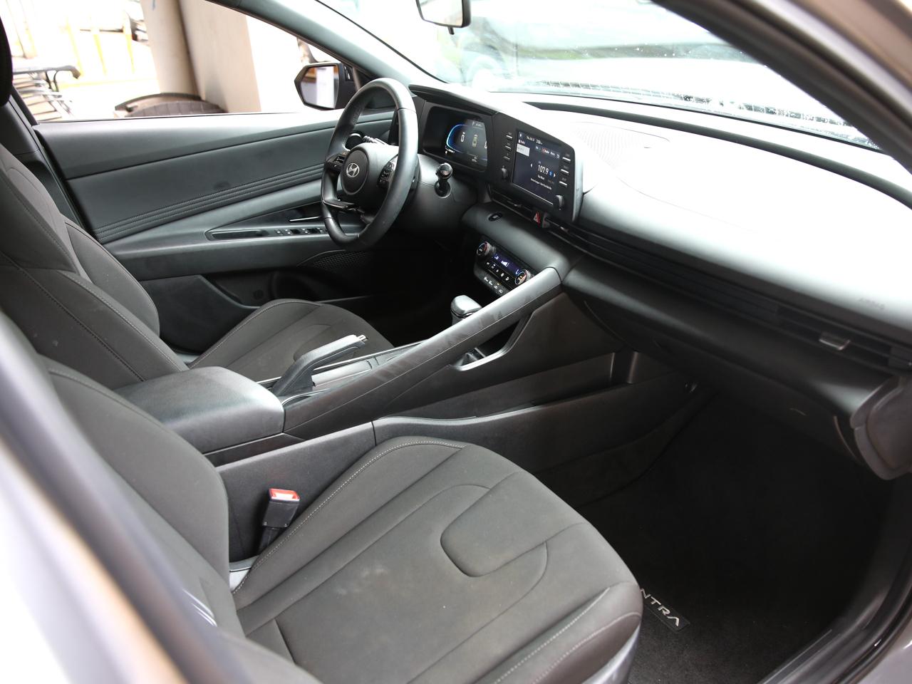 Hyundai Elantra SEL Sport 2025