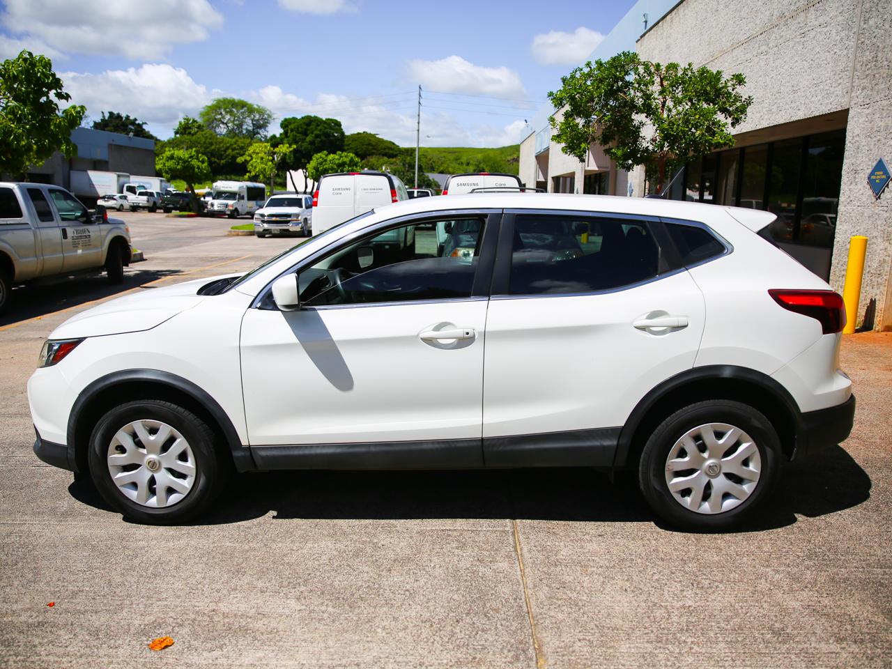 Nissan Rogue Sport S 2019