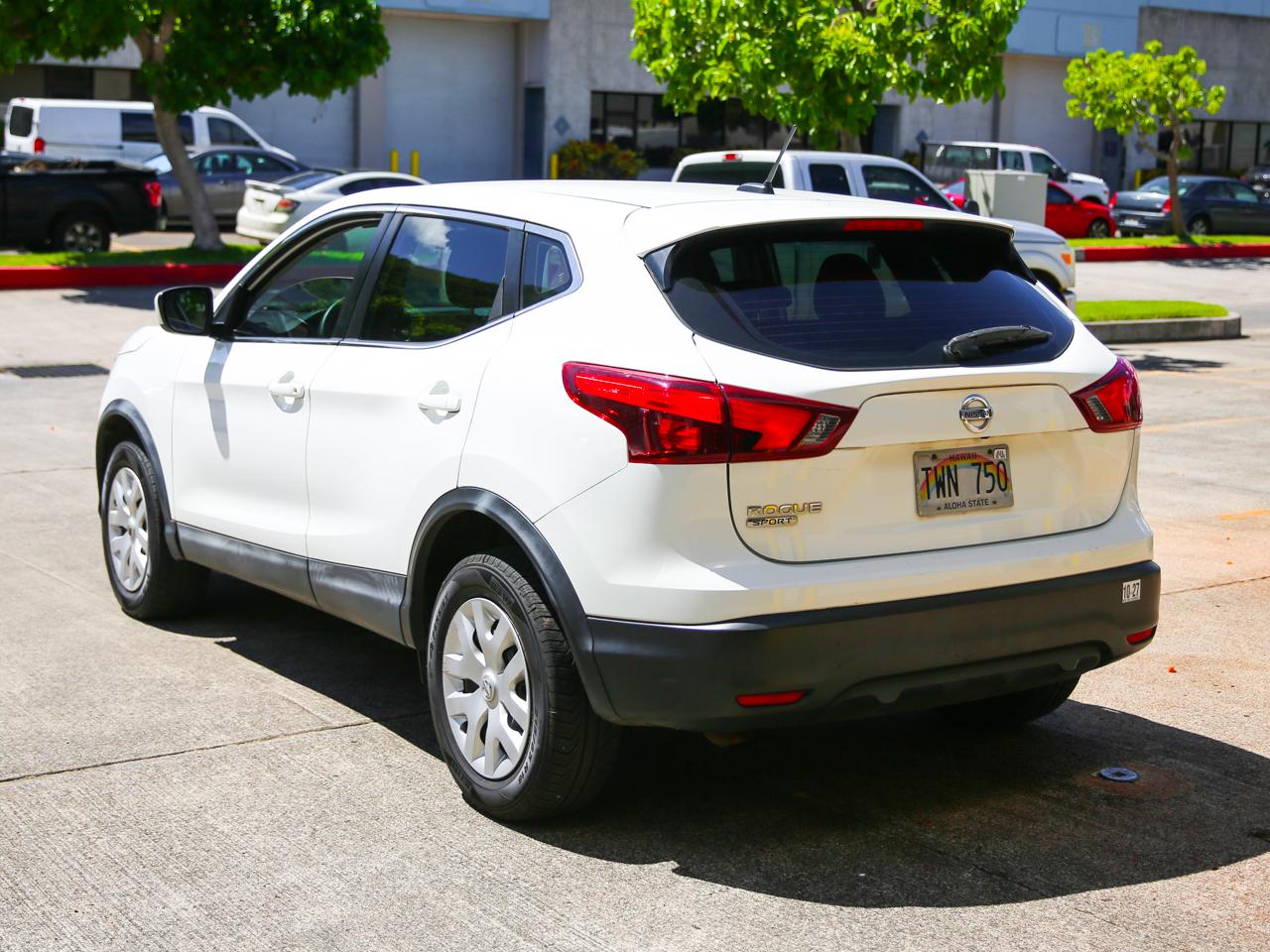 Nissan Rogue Sport S 2019
