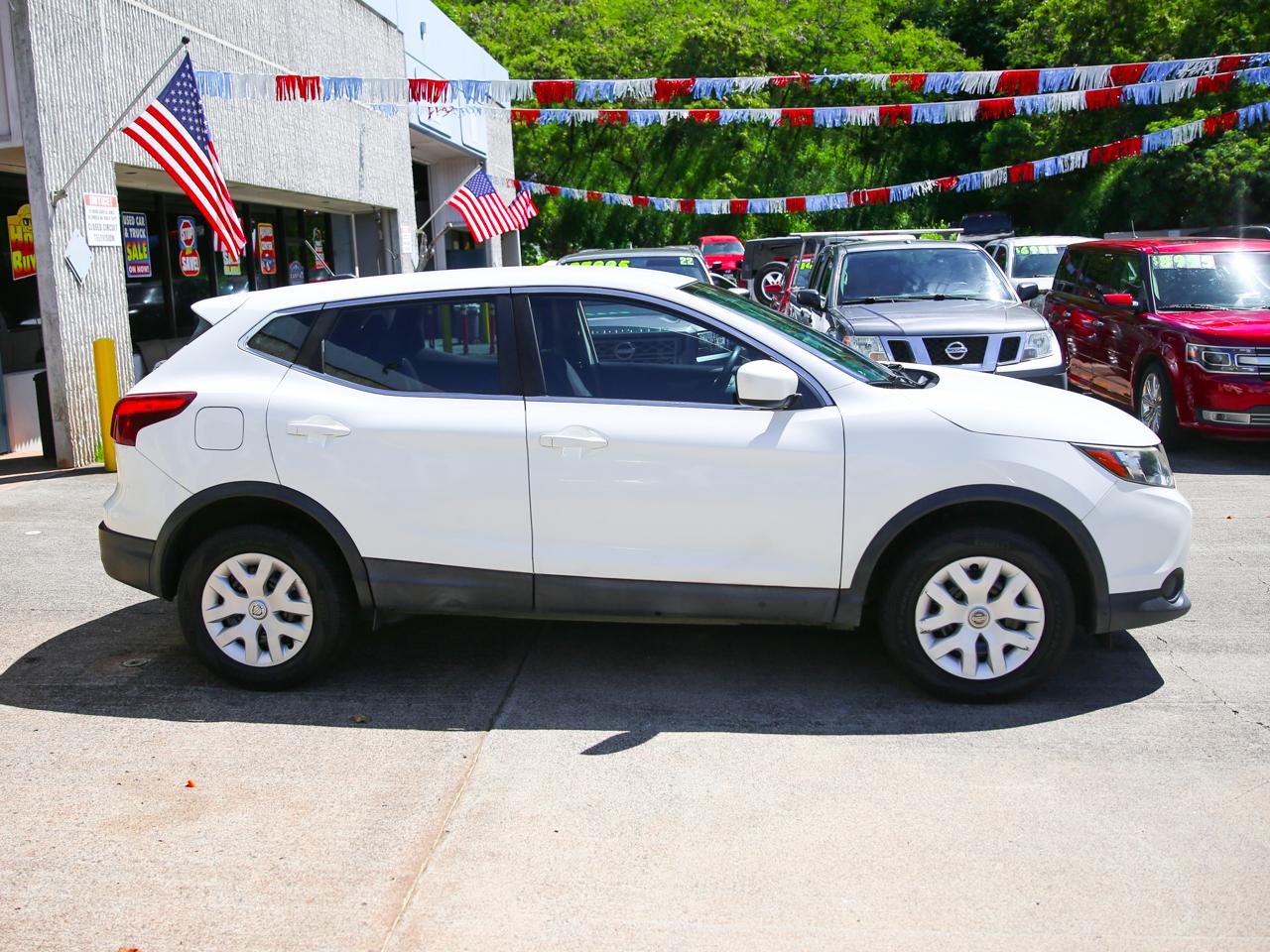 Nissan Rogue Sport S 2019