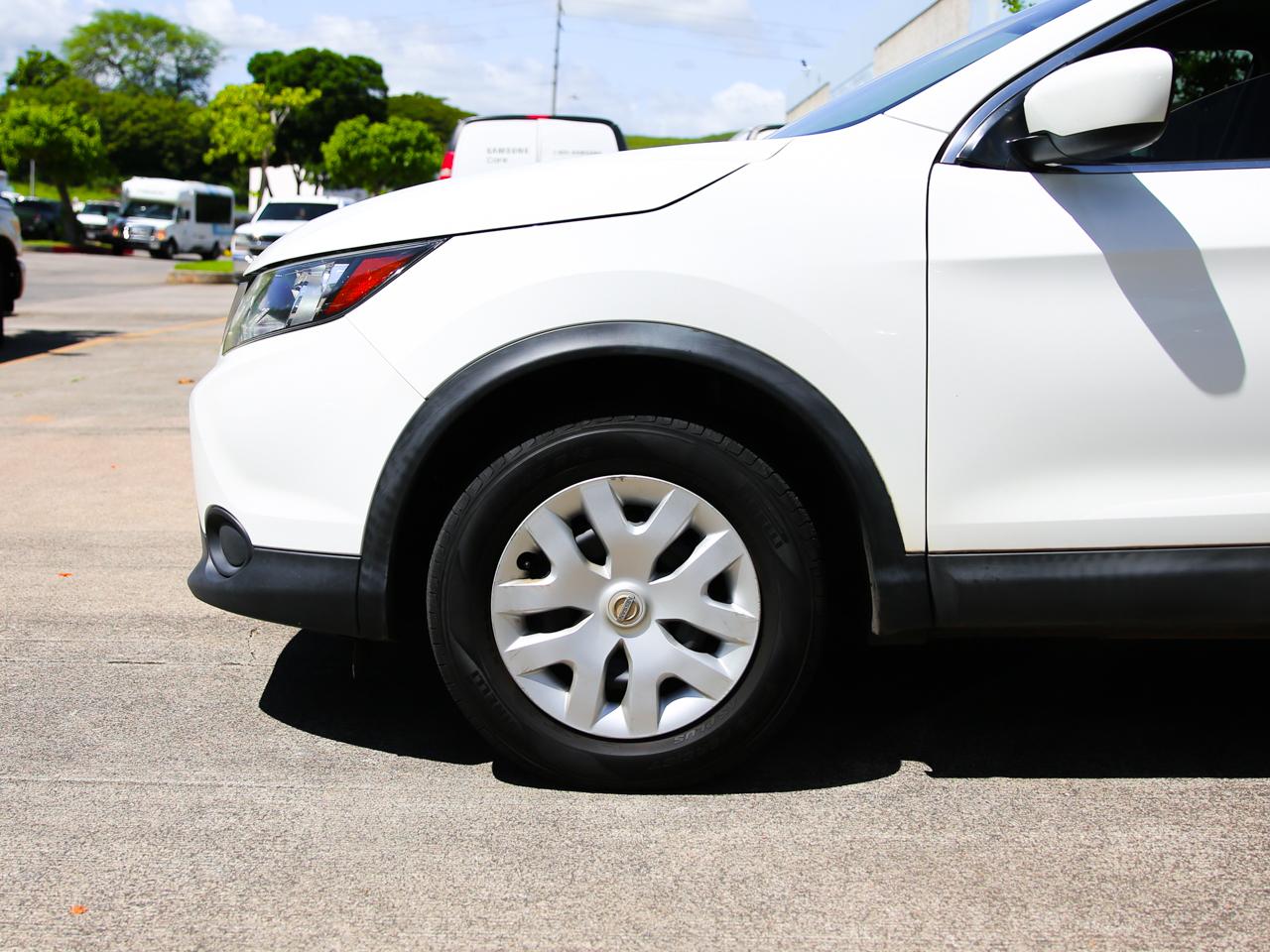 Nissan Rogue Sport S 2019