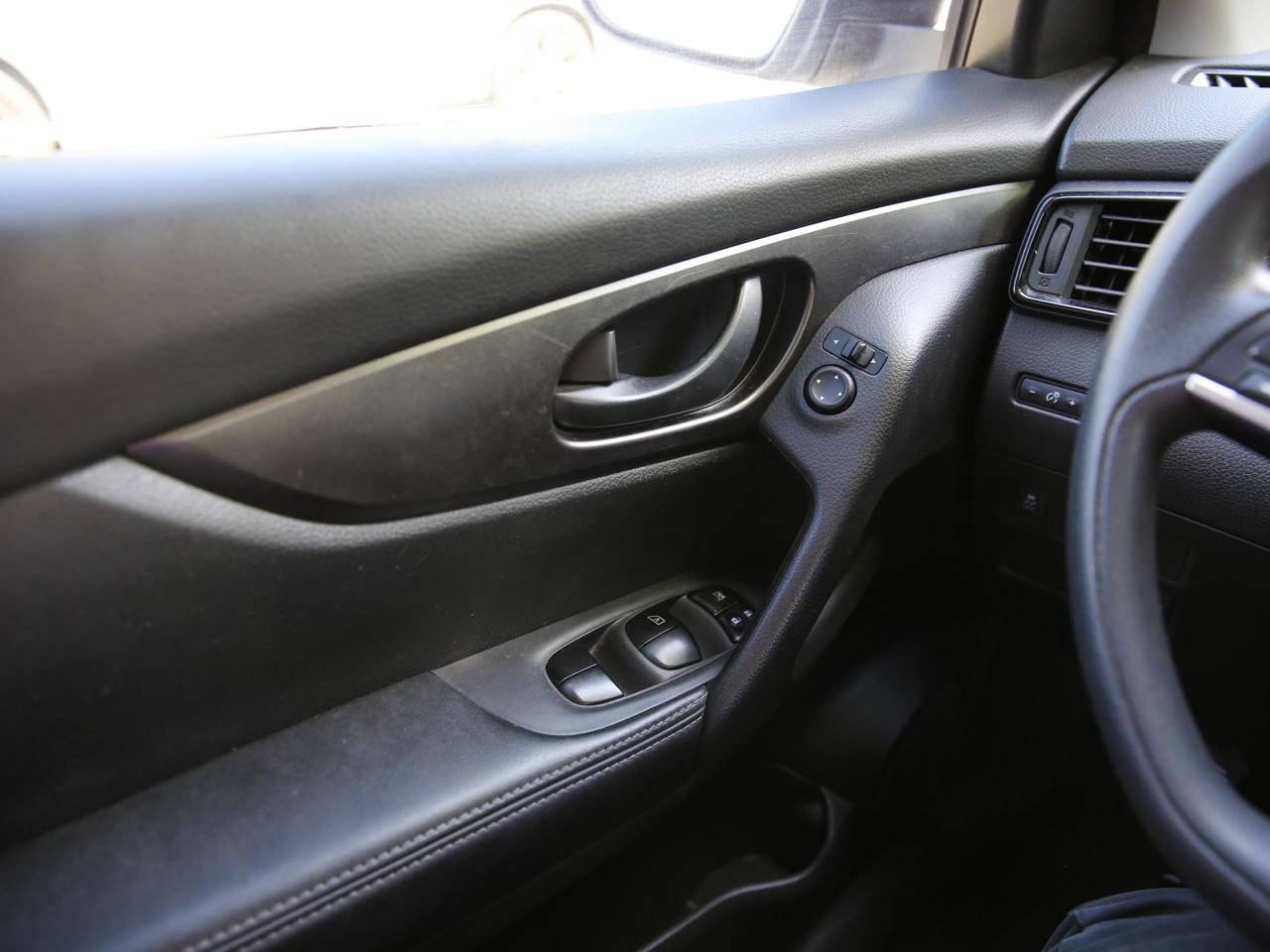 Nissan Rogue Sport S 2019