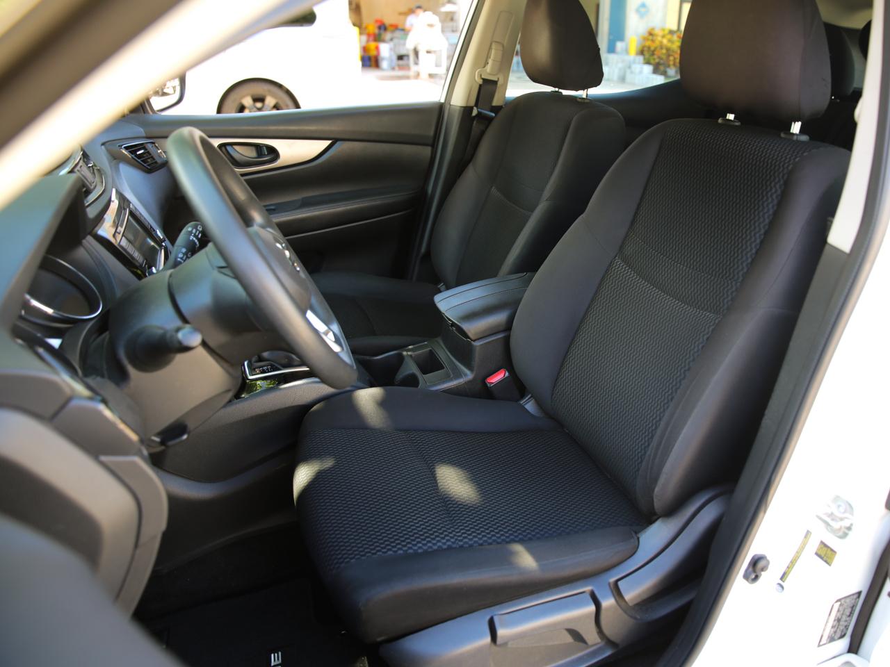 Nissan Rogue Sport S 2019