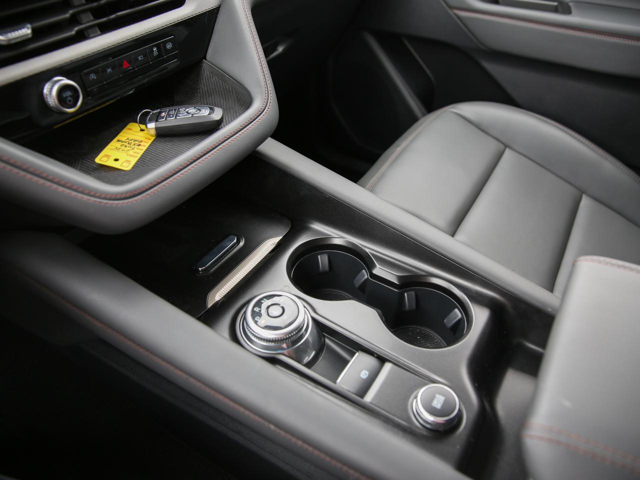 Ford Explorer  2025