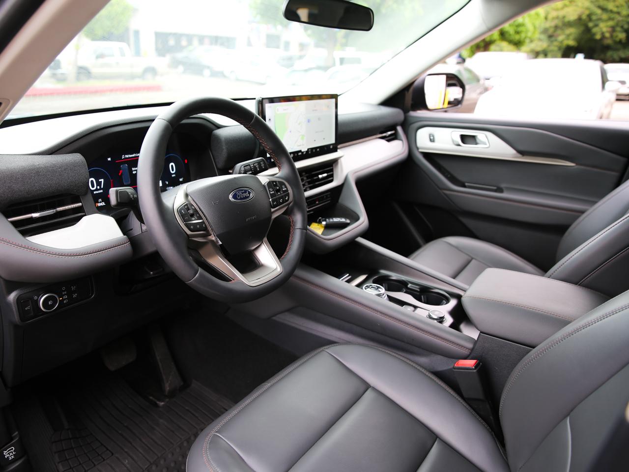 Ford Explorer  2025