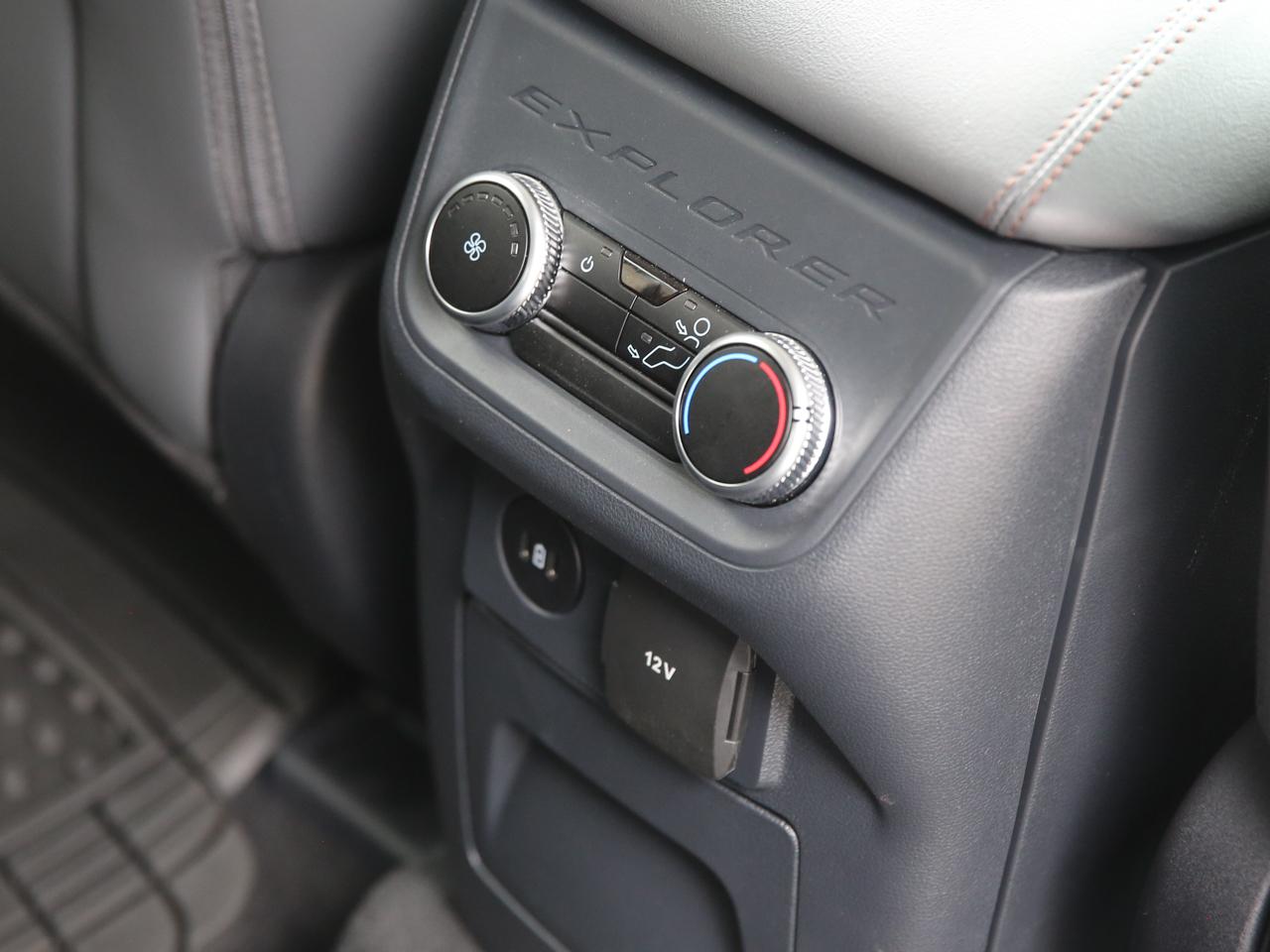 Ford Explorer  2025