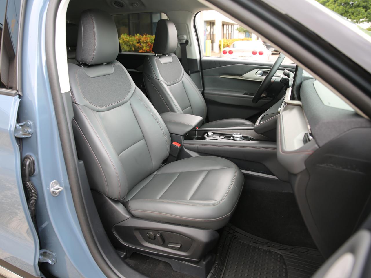 Ford Explorer  2025