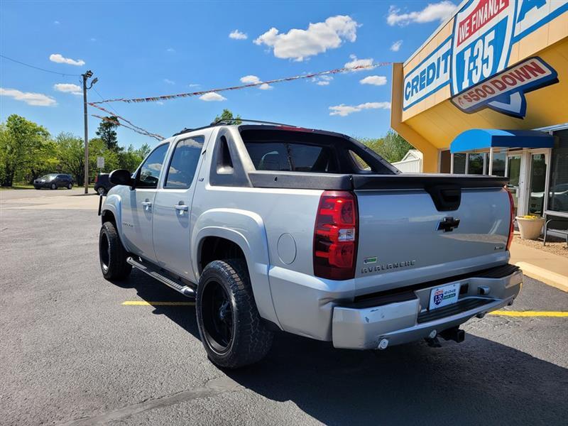 Chevrolet Avalanche  2011