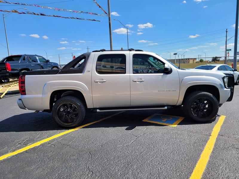 Chevrolet Avalanche  2011
