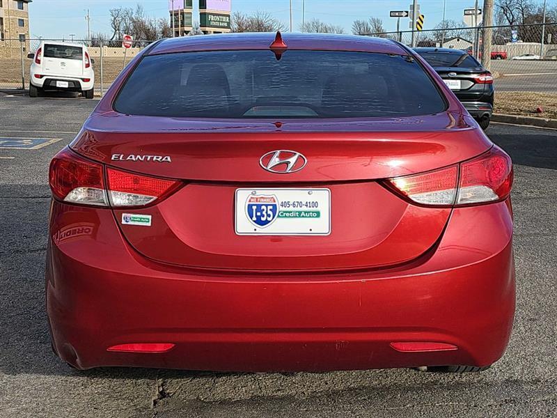 Hyundai Elantra  2013
