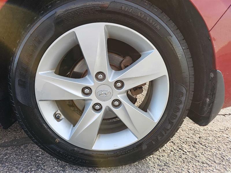 Hyundai Elantra  2013
