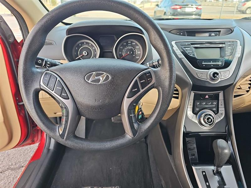 Hyundai Elantra  2013