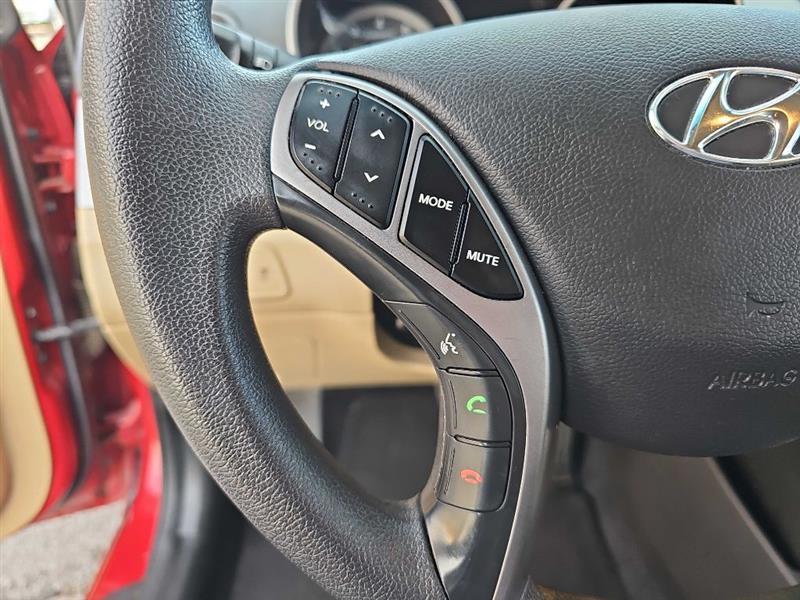 Hyundai Elantra  2013