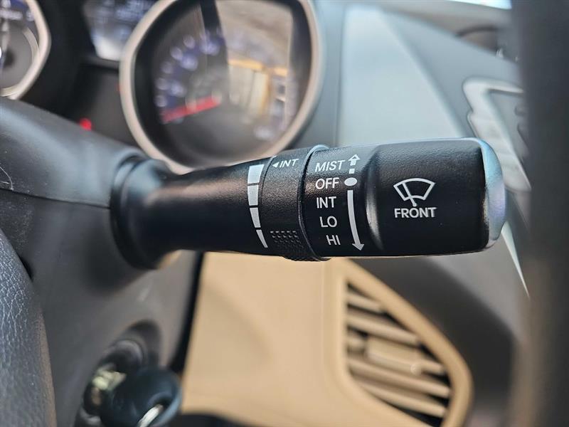 Hyundai Elantra  2013