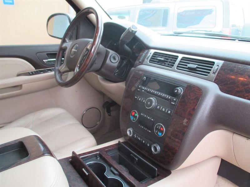 GMC Yukon Denali AWD 2007 GMC Yukon Denali AWD 2007