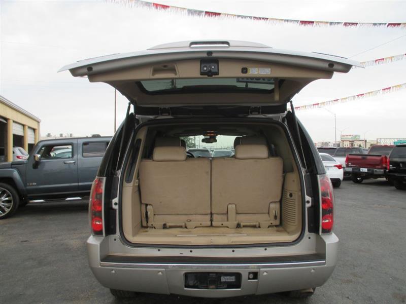 GMC Yukon Denali AWD 2007 GMC Yukon Denali AWD 2007