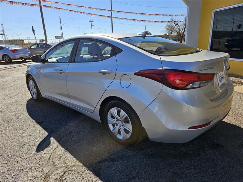 Hyundai Elantra  2016