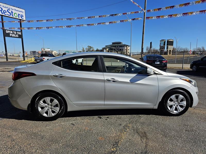 Hyundai Elantra  2016