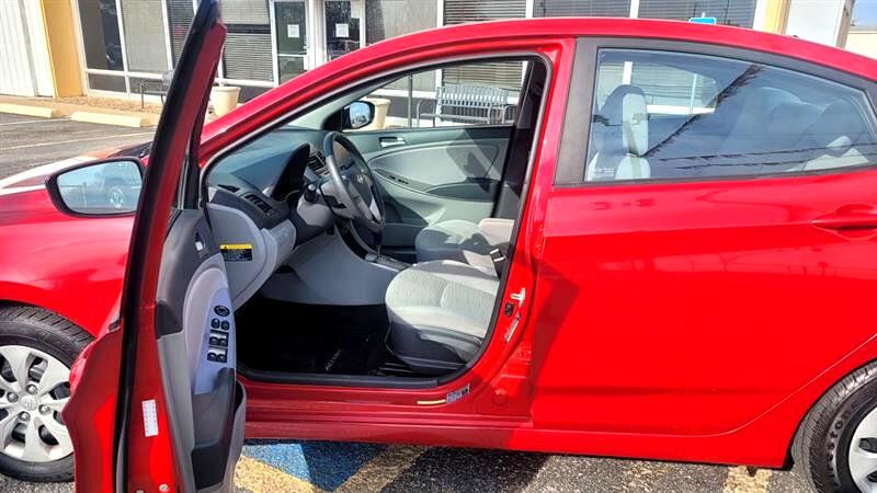 Hyundai Accent SE 4-Door 6A 2016
