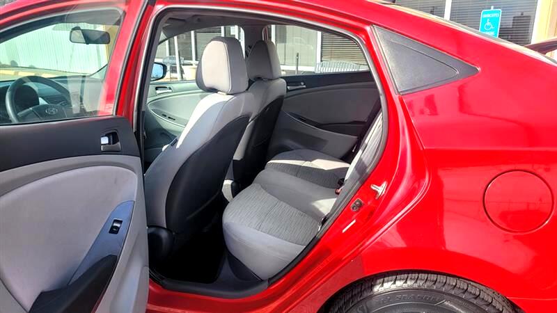 Hyundai Accent SE 4-Door 6A 2016