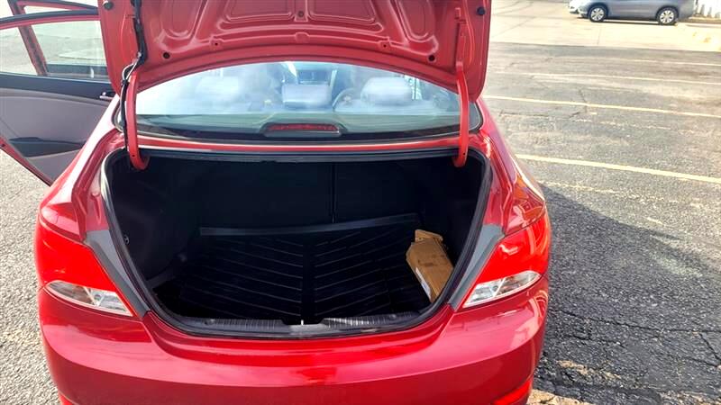 Hyundai Accent SE 4-Door 6A 2016