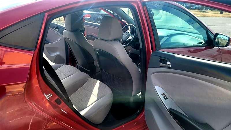 Hyundai Accent SE 4-Door 6A 2016