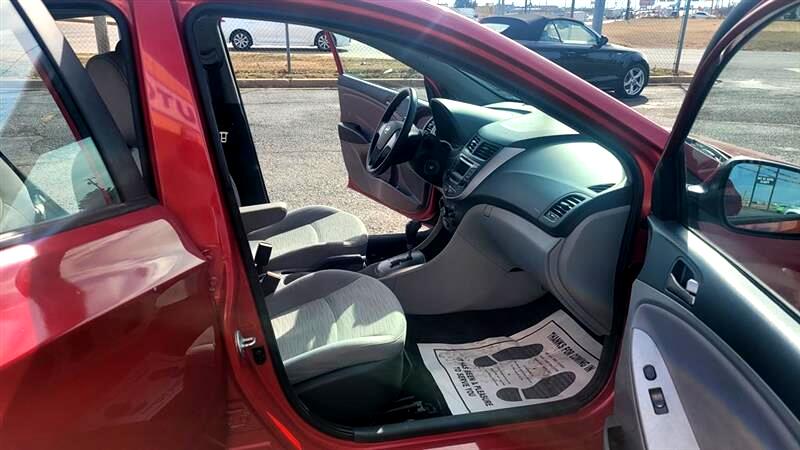 Hyundai Accent SE 4-Door 6A 2016