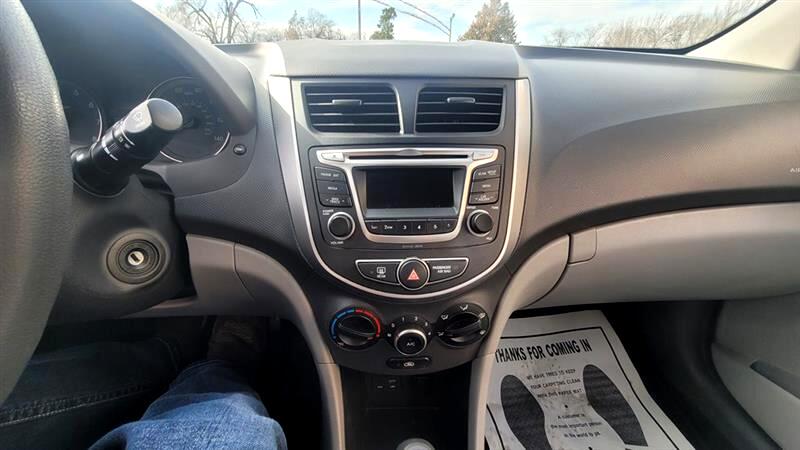 Hyundai Accent SE 4-Door 6A 2016