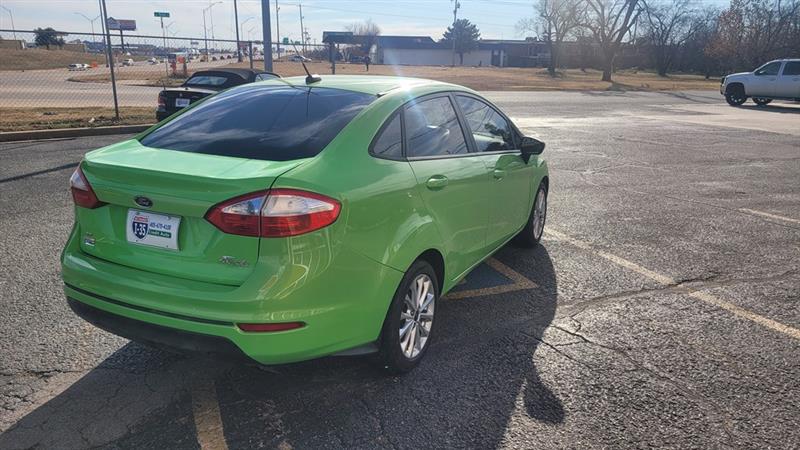 Ford Fiesta SE Sedan 2014