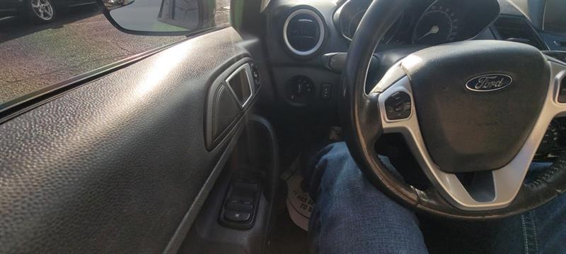 Ford Fiesta SE Sedan 2014