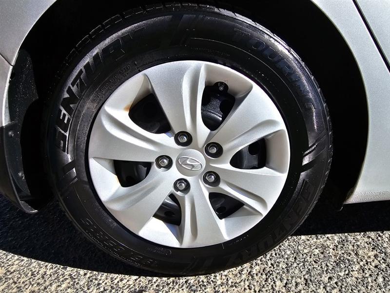 Hyundai Elantra SE 6AT 2015