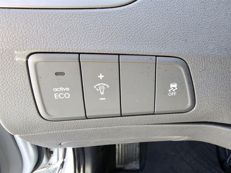 Hyundai Elantra SE 6AT 2015