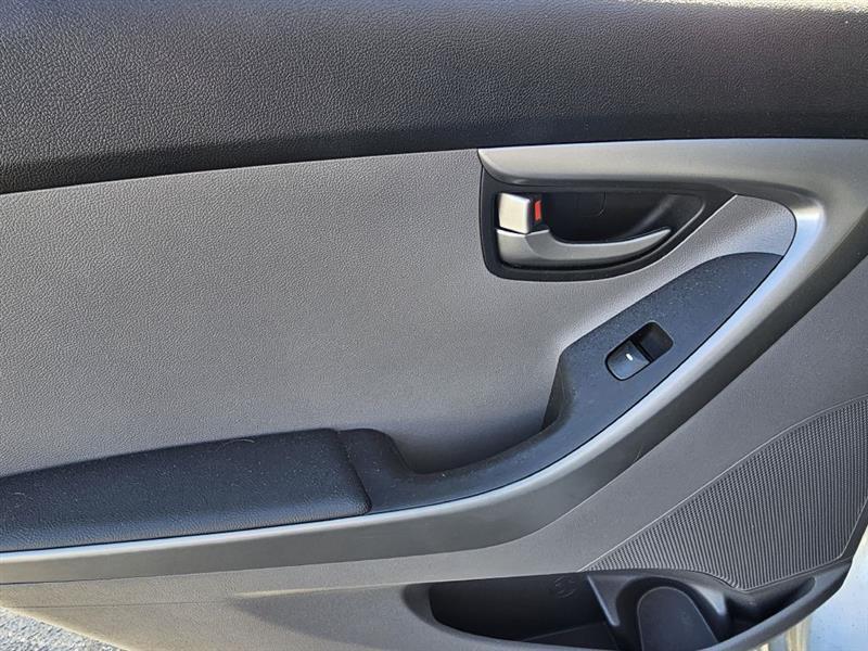 Hyundai Elantra  2015