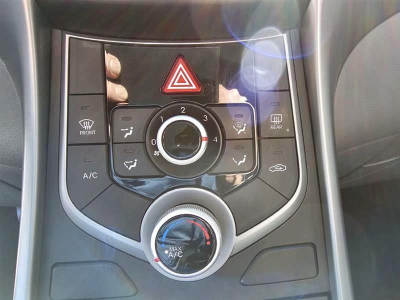 Hyundai Elantra  2015