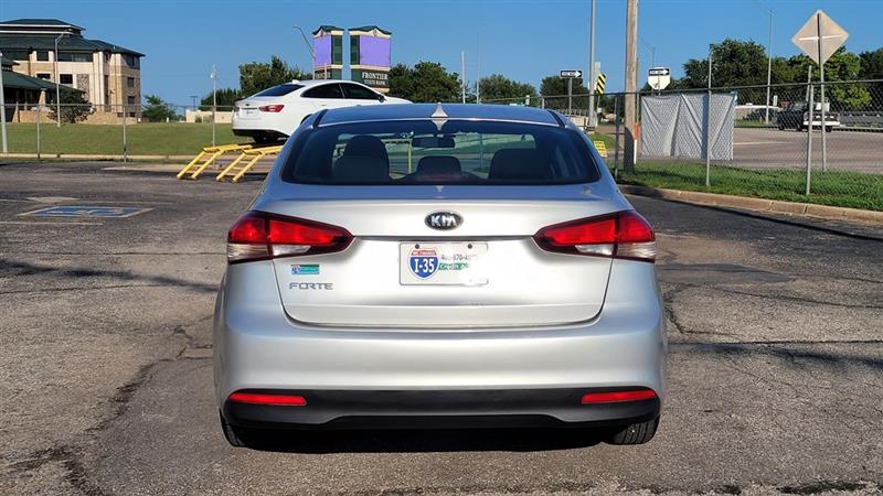 Kia Forte LX 6A 2017