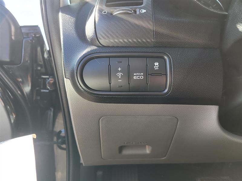 Kia Forte 5-Door  2014