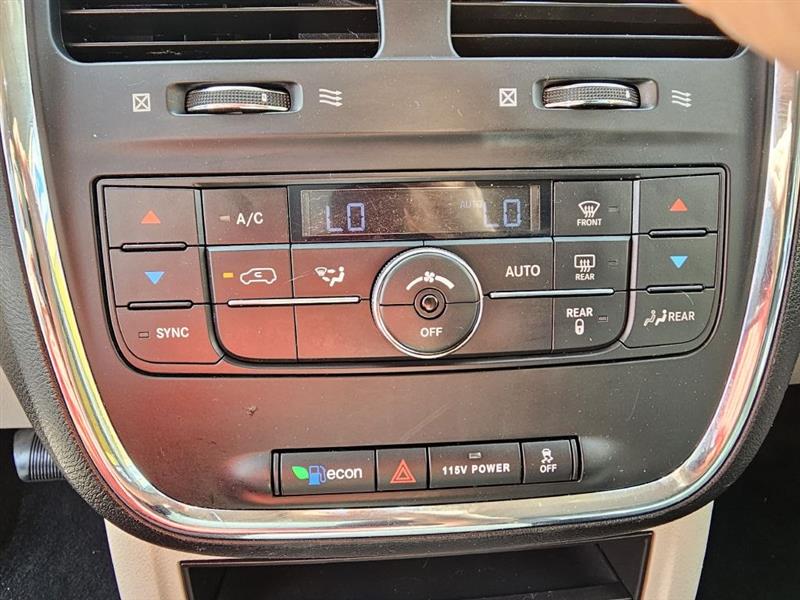 Chrysler Town & Country Touring 2014