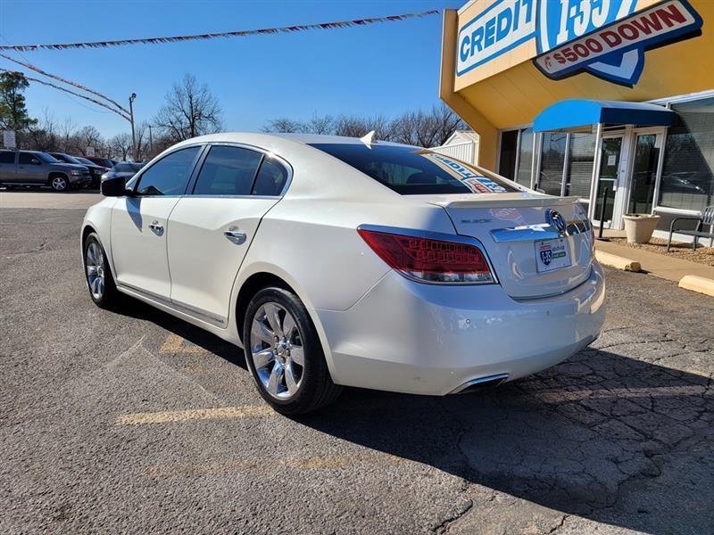 Buick LaCrosse  2011