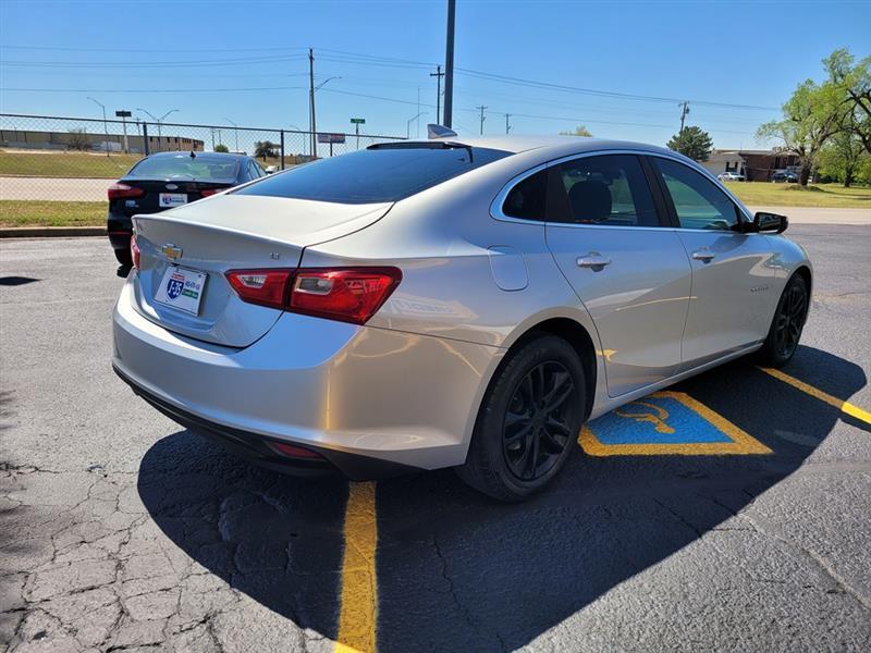 Chevrolet Malibu  2016