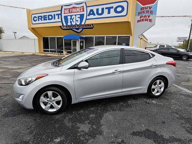Hyundai Elantra GLS M/T 2013